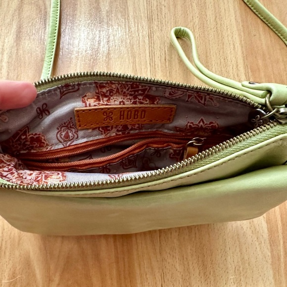 Hobo Leather Green Small Crossbody - Picture 4 of 4